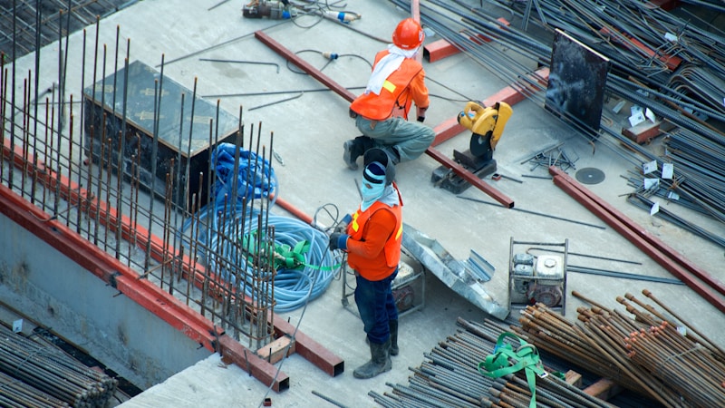 ISO 45001 Adalah Apa? Standar K3, Manfaat & Sertifikasi